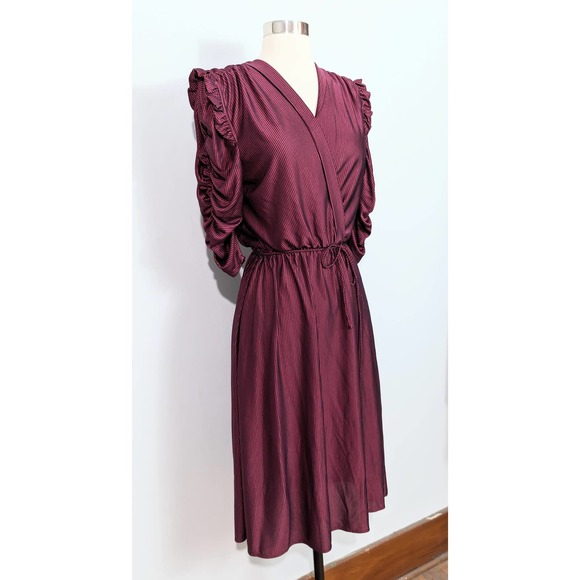 Diamond's Run Red/Black Striped 80s Dress - Picture 6 of 6